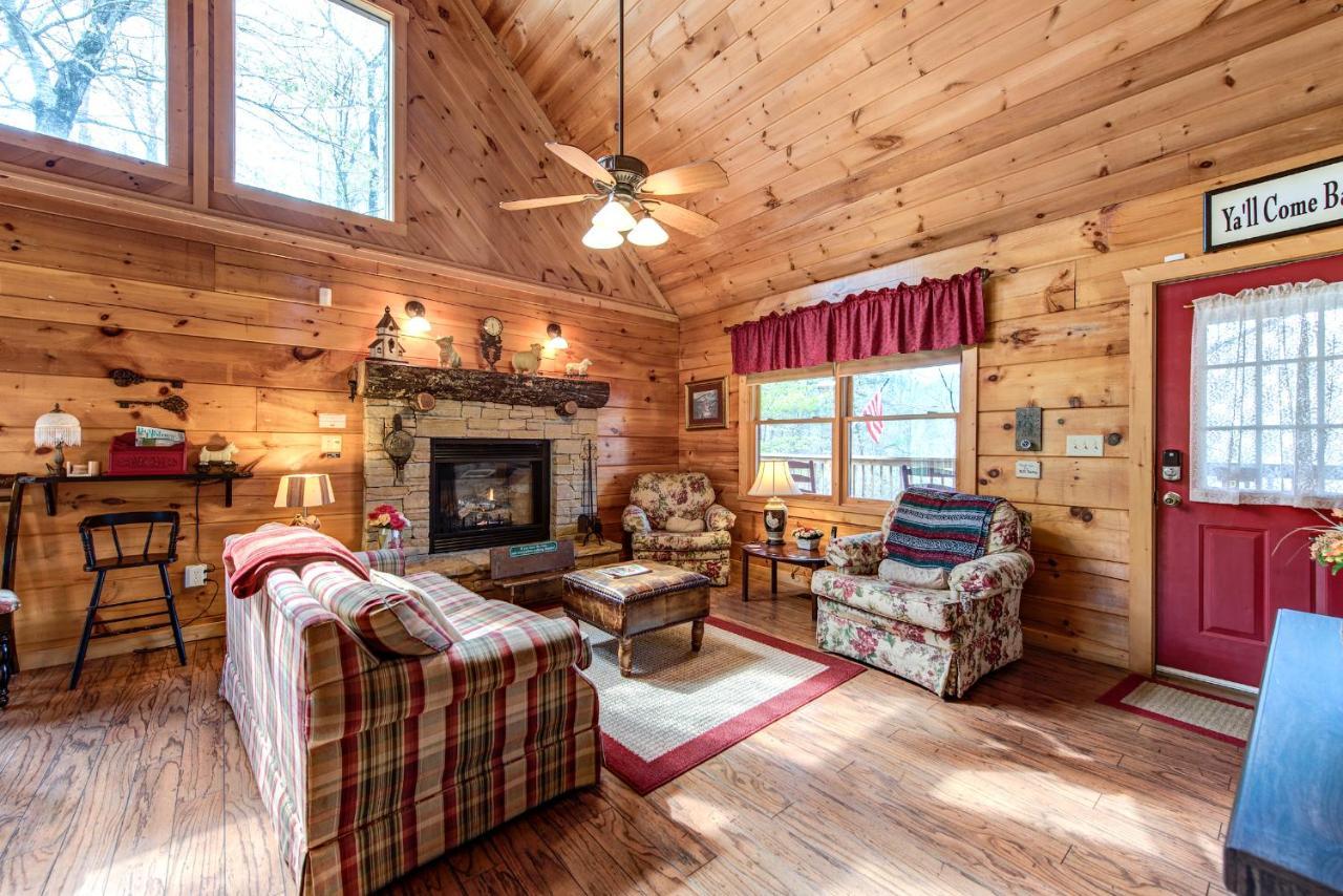 Lazy Cub Lodge, 3 Bedrooms, Pool Table, Hot Tub, WiFi, Sleeps 10 Pigeon Forge Buitenkant foto