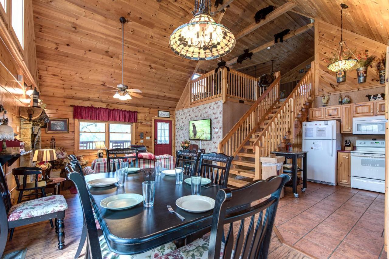 Lazy Cub Lodge, 3 Bedrooms, Pool Table, Hot Tub, WiFi, Sleeps 10 Pigeon Forge Buitenkant foto