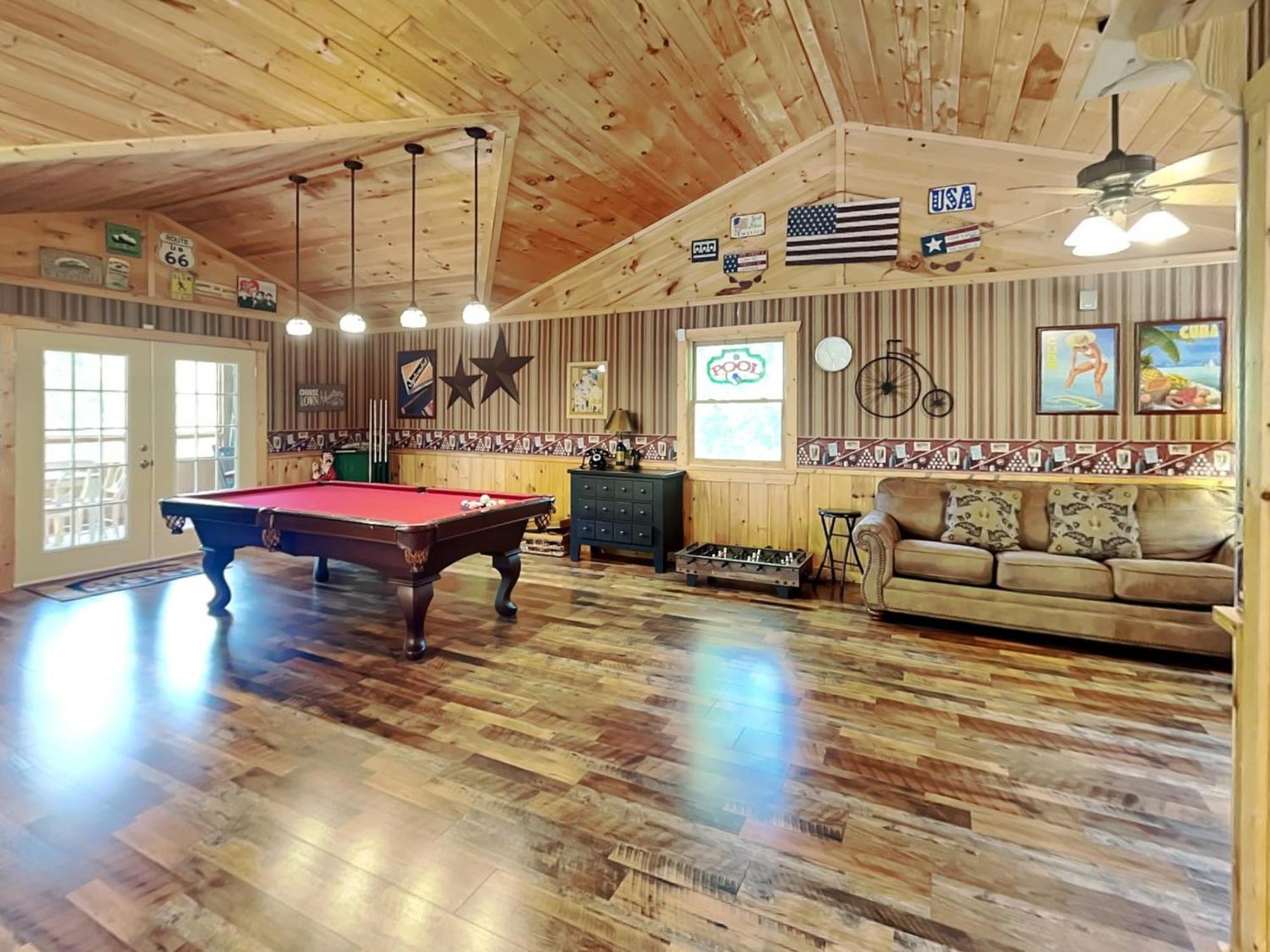 Lazy Cub Lodge, 3 Bedrooms, Pool Table, Hot Tub, WiFi, Sleeps 10 Pigeon Forge Buitenkant foto