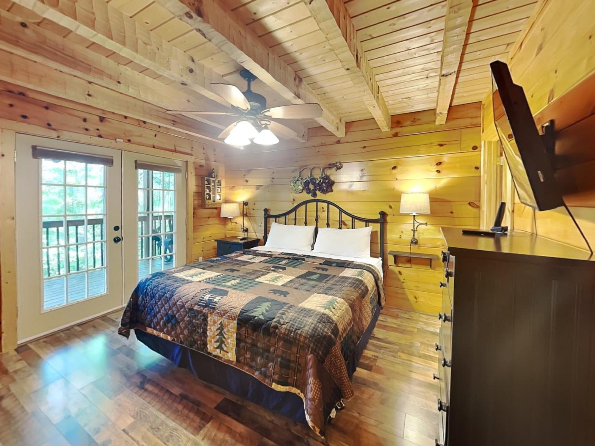 Lazy Cub Lodge, 3 Bedrooms, Pool Table, Hot Tub, WiFi, Sleeps 10 Pigeon Forge Buitenkant foto