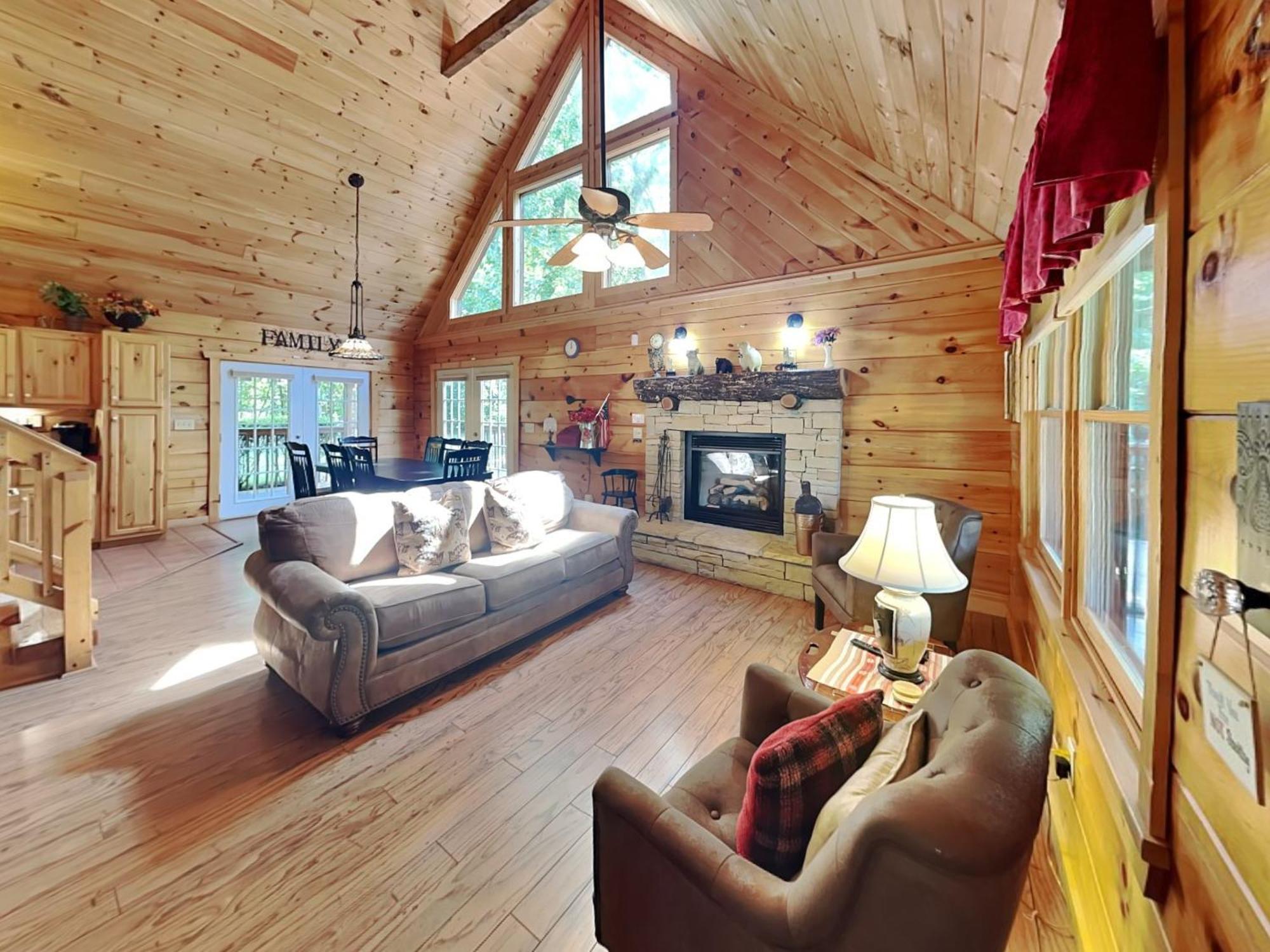 Lazy Cub Lodge, 3 Bedrooms, Pool Table, Hot Tub, WiFi, Sleeps 10 Pigeon Forge Buitenkant foto